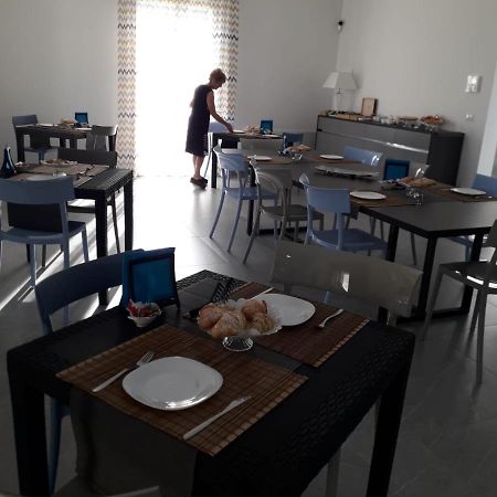 La Casa Di Francesca B&B Con Parcheggio Privato Porto Cesareo Luaran gambar