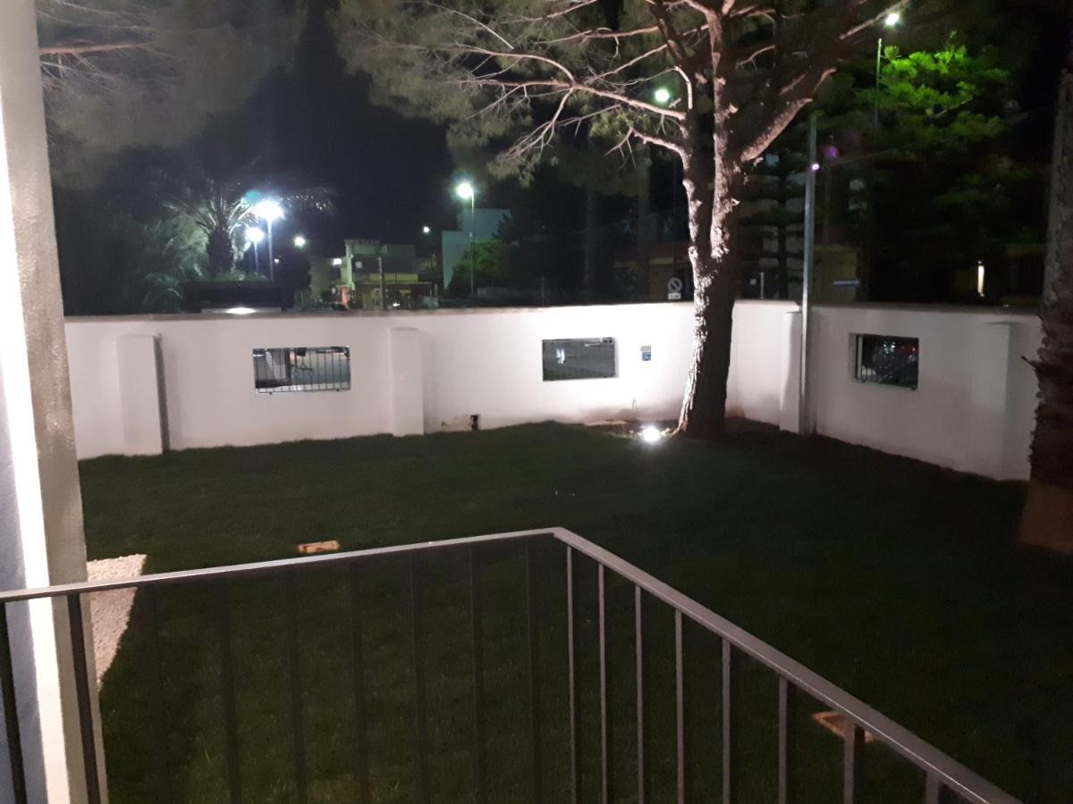 La Casa Di Francesca B&B Con Parcheggio Privato Porto Cesareo Luaran gambar