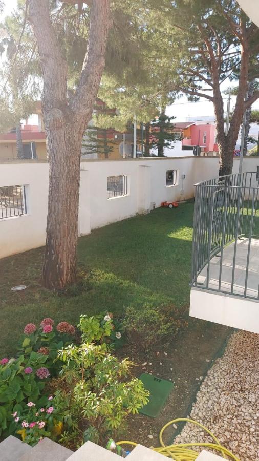 La Casa Di Francesca B&B Con Parcheggio Privato Porto Cesareo Luaran gambar