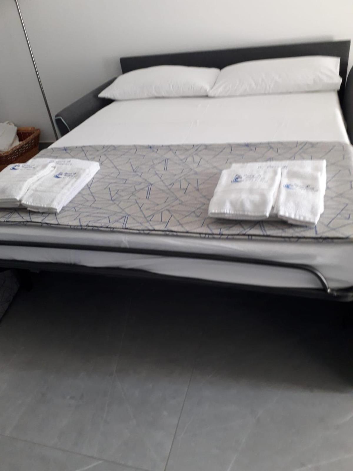 La Casa Di Francesca B&B Con Parcheggio Privato Porto Cesareo Luaran gambar